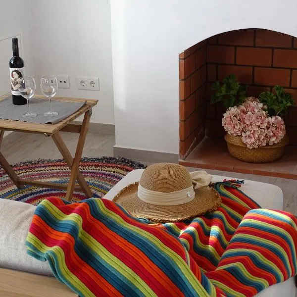 CASA DO POMAR by Stay in Alentejo, hotel v destinaci Vila Nova de Milfontes