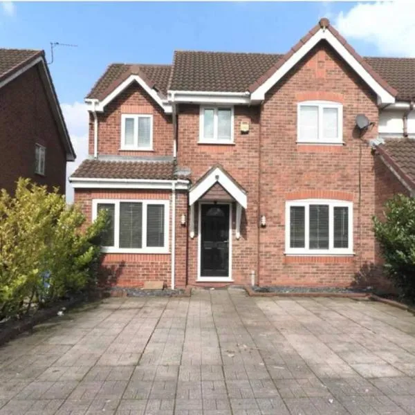 Spacious 4 bedroom house, hotell i Fazakerley