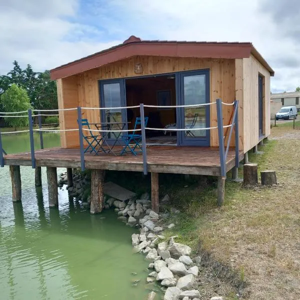 Chalet chez le breton des marais – hotel w mieście Bouin