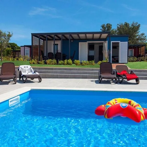 Eurocamp Mobile Homes Kastanija, hotel v destinaci Novigrad – Istrie