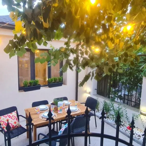Morava 1 Asparuhovo Beach Holiday House, hotel in Varna City