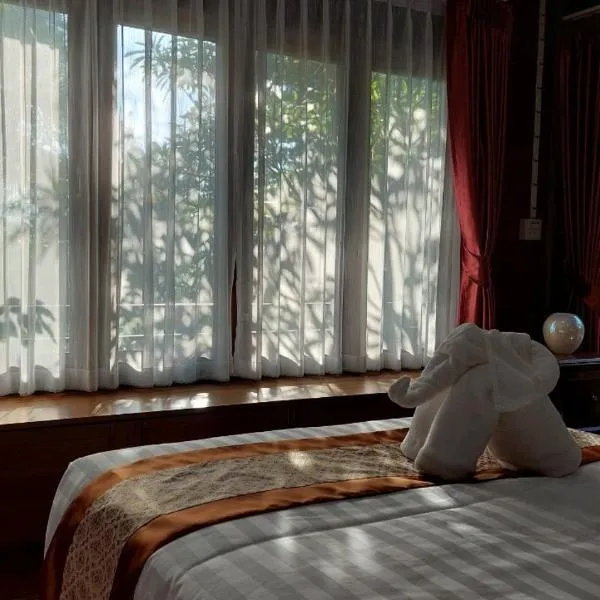 Why Worry Homestay & Café, hotel in Ban Talat Khwai