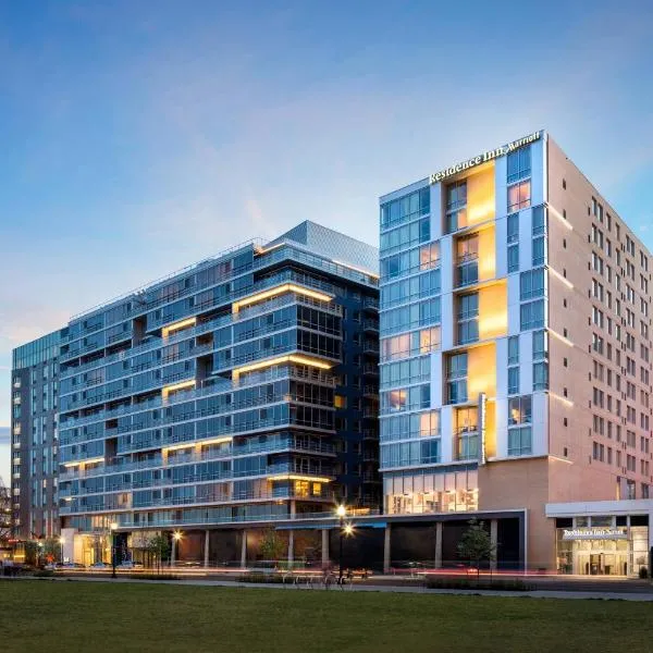 Residence Inn Washington Capitol Hill/Navy Yard: Washington'da bir otel