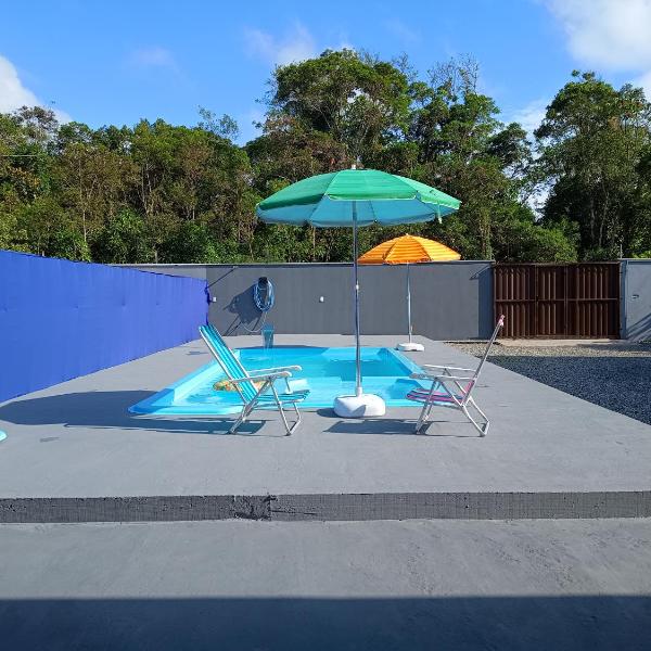 Casa com Piscina e ampla area de festas
