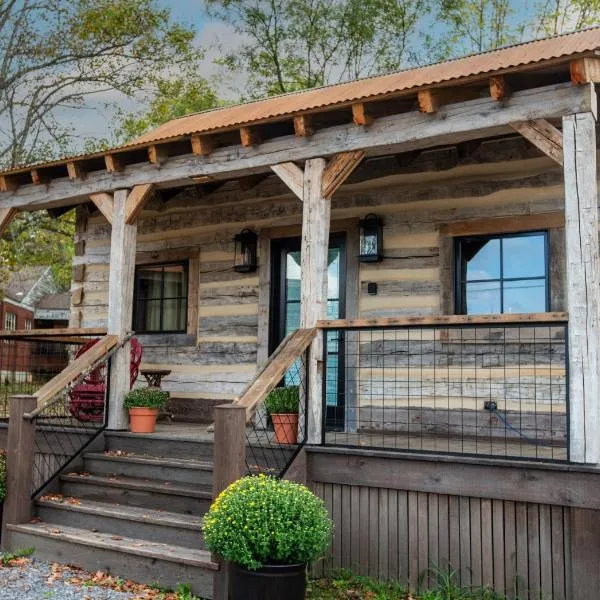 Barnwood Village, hotel in White Sulphur Springs