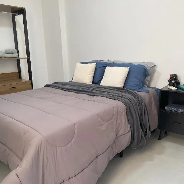 Ed Casablanca proximo a Av T63 shopping e parque, ξενοδοχείο σε Goiânia