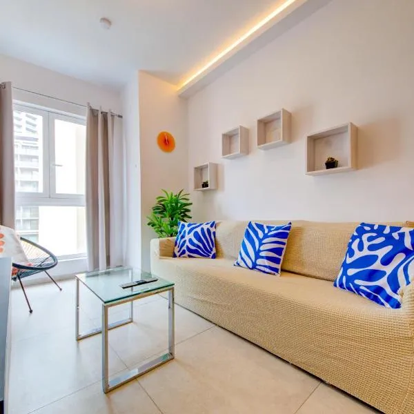 2 Bedroom Apartment with Balcony in St Julians, Paceville By Vaganza, hotel a Saint Julian's