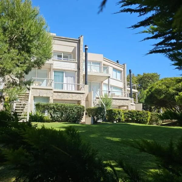 Villa Agostina Apart & Spa，位于马德拉潘帕斯的酒店