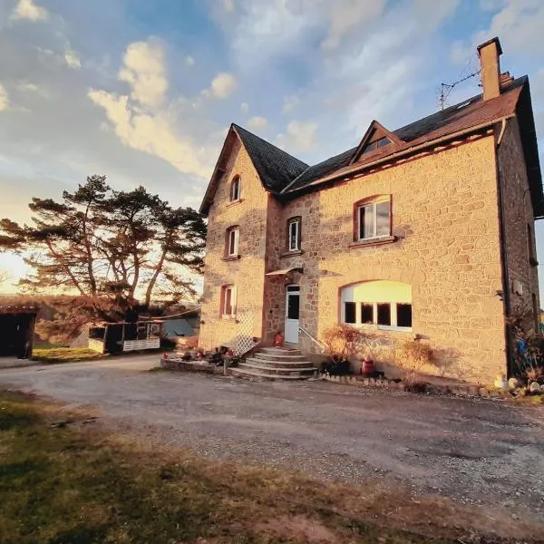 Au doux refuge, hotel v destinaci Saint-Exupéry-les-Roches