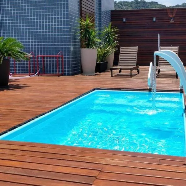 Triplex Guarujá, hotel v destinaci Guarujá