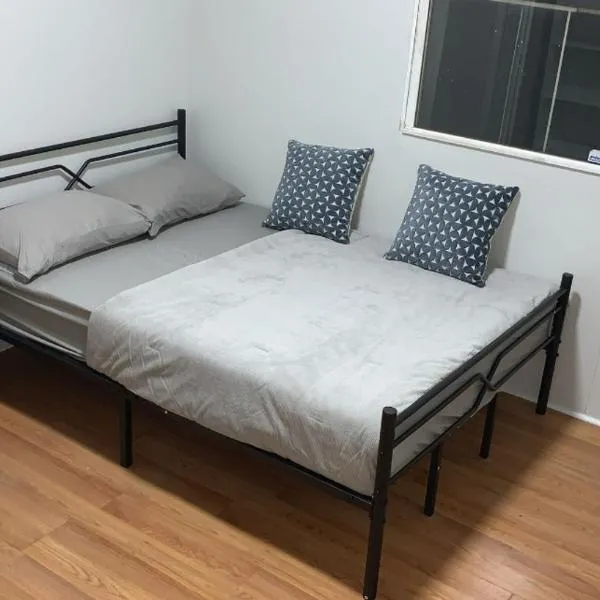 Comfy apt with skyline front view Mins away from NYC, מלון בג'רזי סיטי