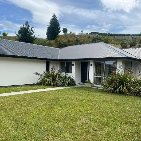 Luxury Ludemann Lodge Apartment, hotel in Queenstown