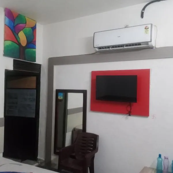 OP shree krishna homestay, hotel v destinaci Mathura