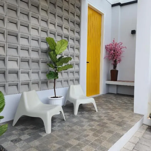 Kyoto House - KBP with Onsen style pool, Warm water, Near Parahyangan Golf, hotel di Padalarang