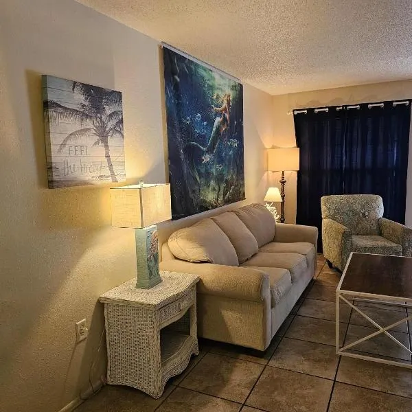 Professor Rousseau's Mermaid Lagoon, hotel v destinaci Crystal River