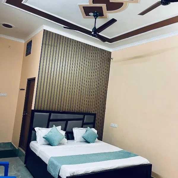 Mangalayatan Home Stay Ayodhya, hotel in Faizābād
