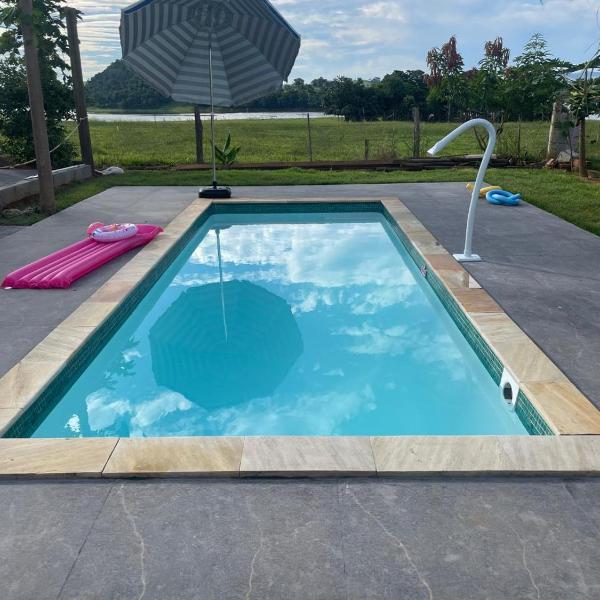Casa com Piscina na Represa de Carlópolis