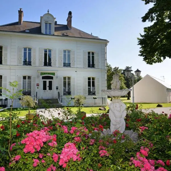 Logis - Hostellerie Le Chatel Nangis, hotel v destinaci Nangis