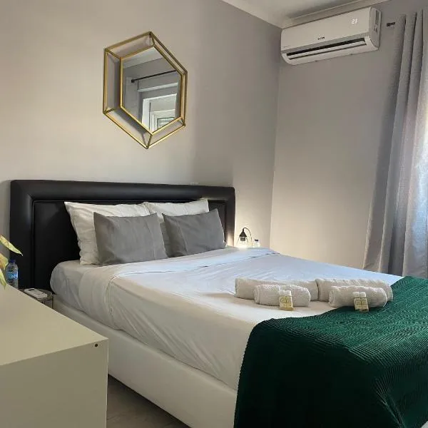 Piedade Central Apartment with Terrace, Hotel in Almada