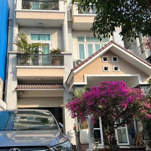 The Sun Hotel, ξενοδοχείο σε Long Bình
