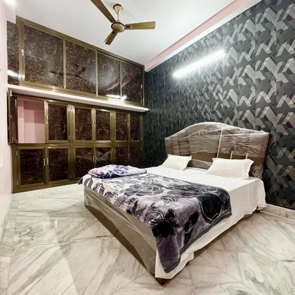 Trilok P Guest House - Dashashwamedh Ghat Near Kashi Vishwanath Temple, hotel v destinaci Váránasí