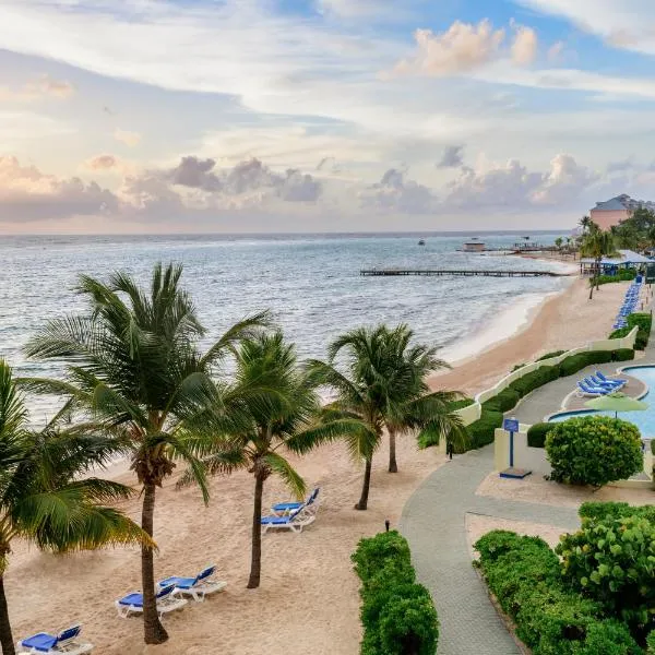 Wyndham Reef Resort, Grand Cayman, hotel u gradu Sand Bluff