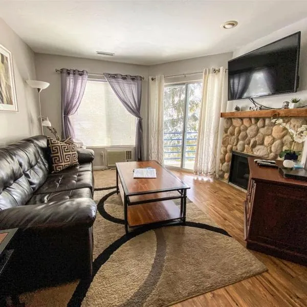 Inn Building Condo 206 Beautiful updated condo, hotel in Garden City