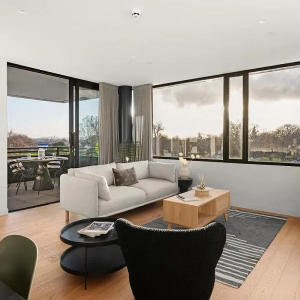 ParkHaven - Views, Luxury and central -By KOSH BNB, hotel in Hamilton