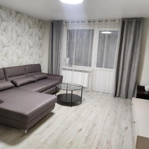 Jaukūs 3 kambarių "Tulpių" apartamentai Telšiuose, hotel in Telšiai