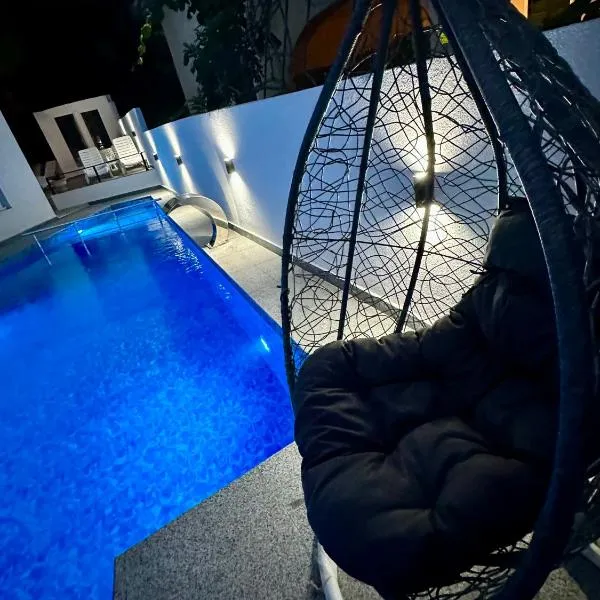 Dilan apartments by the sea, hotel in Bar