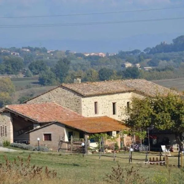 Torre Poggio、Boneggioのホテル