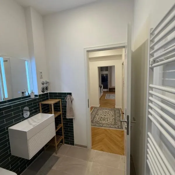 Rockchair - NB20 Cozy Apartment in Friedrichshain Ostkreuz, khách sạn ở Berlin
