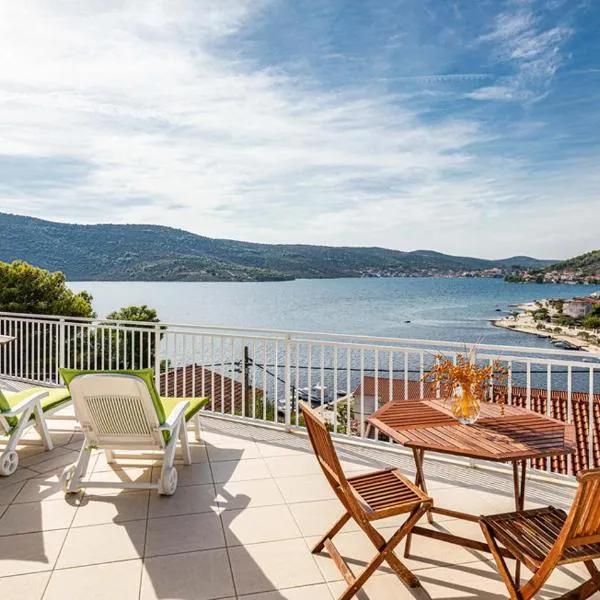 Seaview apartments, готель у місті Poljica