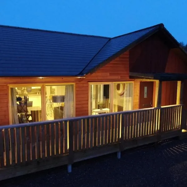 Luxury lodge with hot tub, Hotel in Taynuilt