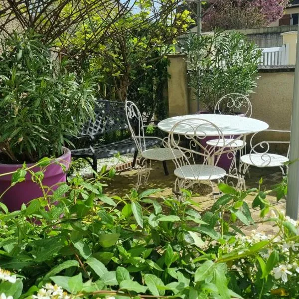 L orangerie، فندق في Cannes-Écluse