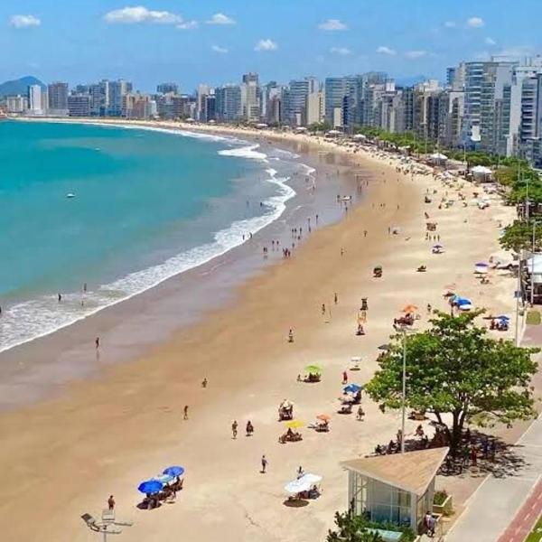Apartamento com 2 quartos para até 8 pessoas Praia do Morro Guarapari