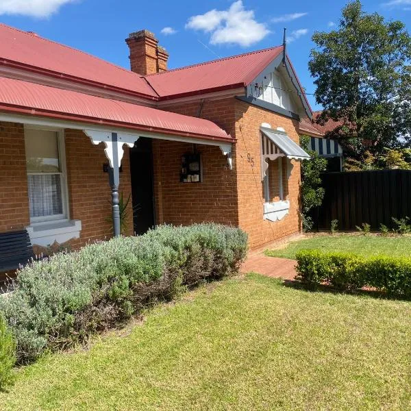 Merala a cosy cottage with easy stroll to CBD, hotel v destinaci Mudgee