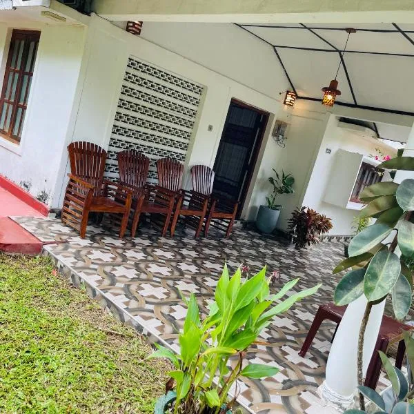 Charitha Rest, hotel v destinaci Ampara