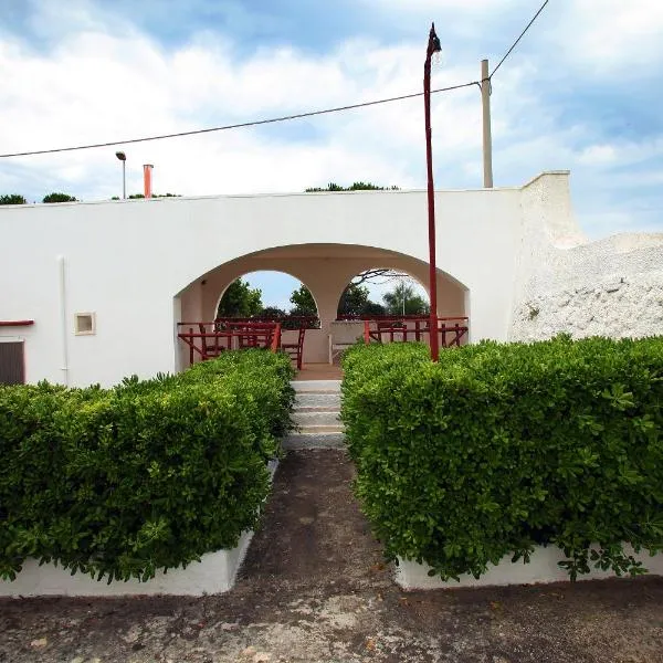 Paradise – hotel w mieście Patù
