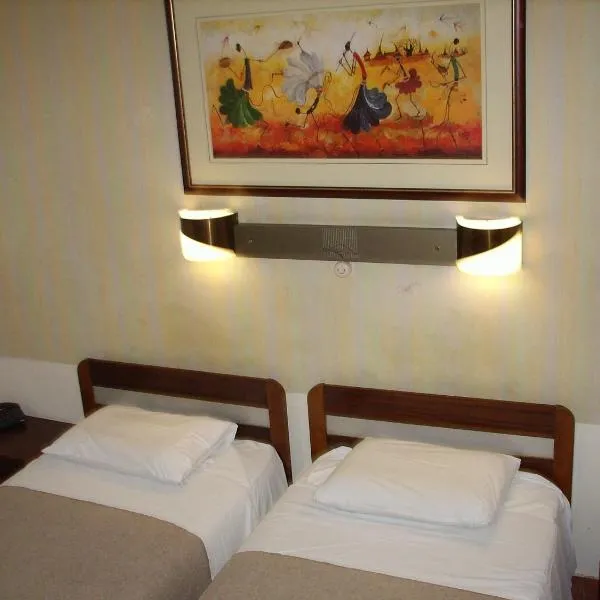 Claridge Hotel, hotelli Ateenassa