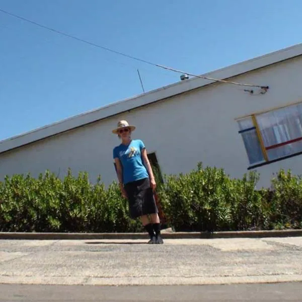 Sleep on the Steepest Street in the World!, hotel in Karitane