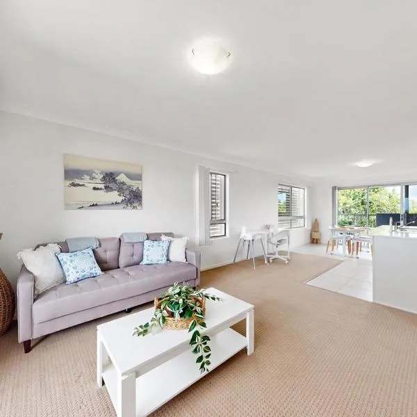 Cute & Cosy with Great Location, hotel in North Lakes