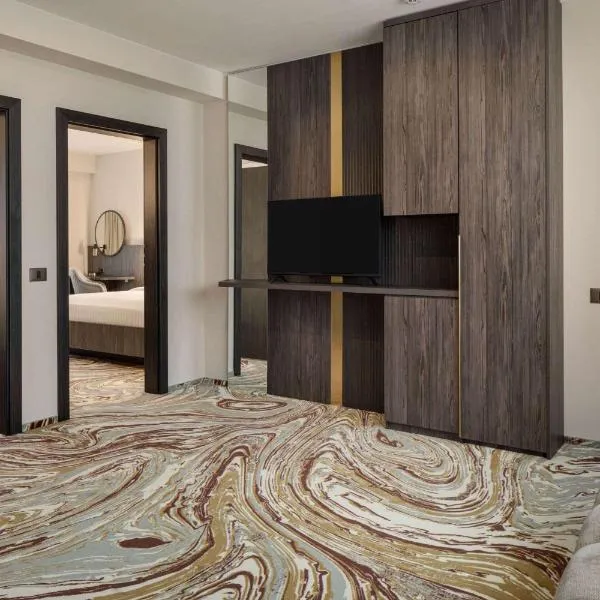 Ramada by Wyndham Bucharest Otopeni Airport、オトペニのホテル