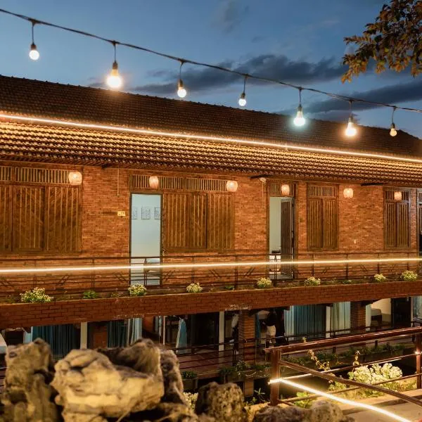D Banlieue Homestay And Coffee TP Kon Tum, hotel v destinaci Kon Tum