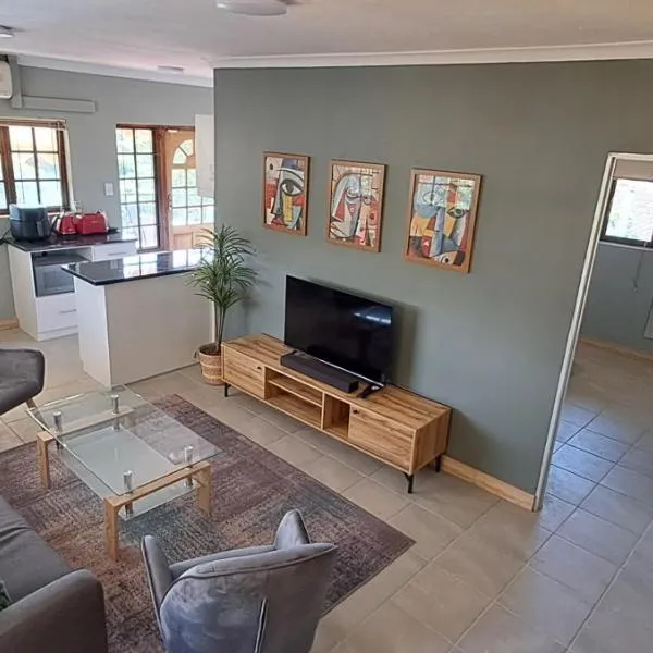 Chic Flat with Stunning Views, hotel in Westville