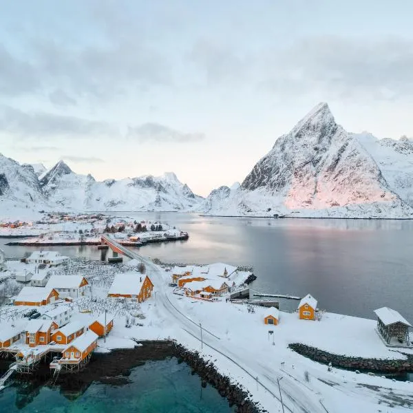 Mini Apartment Sakrisøy, готель у місті Рейне