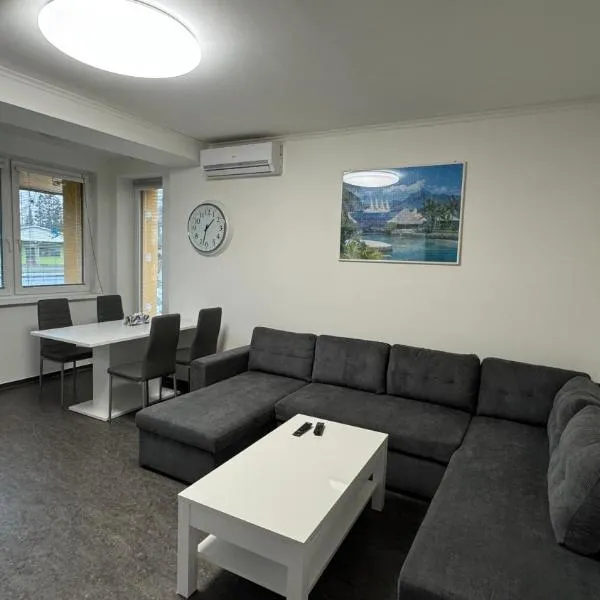 3 Bedroom Apartment, Playground, bounce mat jump ring, hotel in Poruba