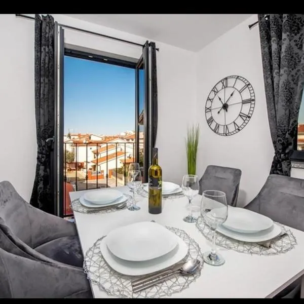 Deluxe Apartments A&A - 2: Rovinj şehrinde bir otel