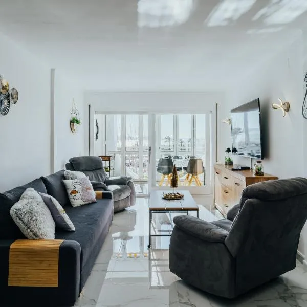 WELCS DUPLEX 056 EMP frente el Mar, Hotel in Empuriabrava