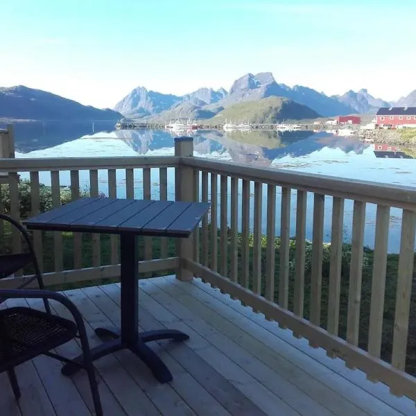Fredvang Seahouse, apartment A, hotel v destinaci Fredvang